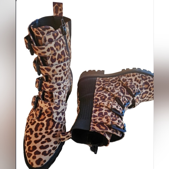 Exotic Leopard Print 🐆 Buckled, Zippered Combat Boots - Picture 4 of 10